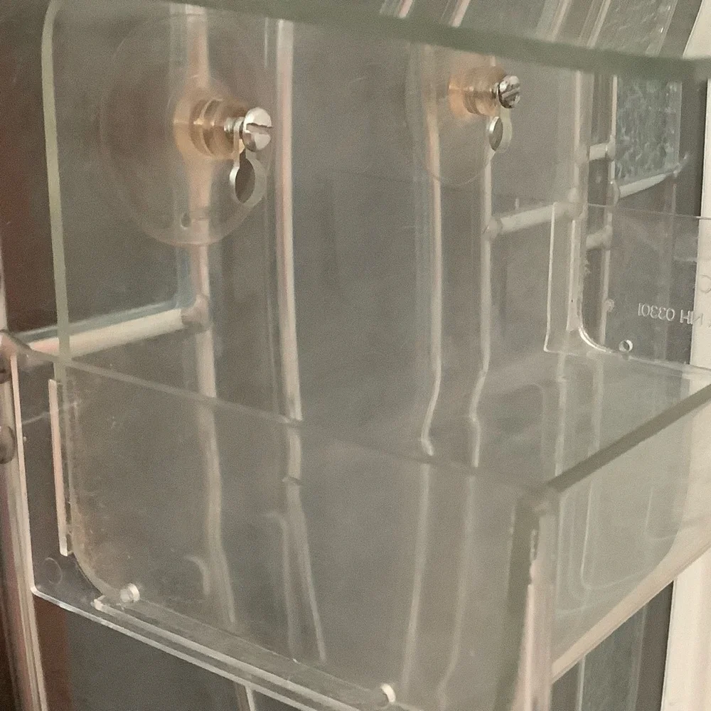 Duncraft Clear Transparent Window Bird Feeder - Two Suction Cups